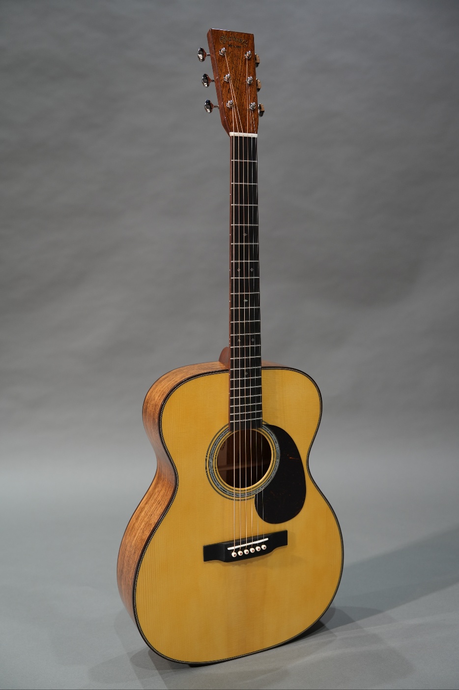 마틴기타 마틴커스텀 OM-28 Deluxe Style Custom (Engelmann Spruce &amp; Guatemalan Rosewood)